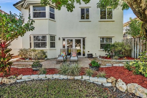 House in Margate, Florida 4 bedrooms, 196.02 sq.m. № 1996850 - photo 15