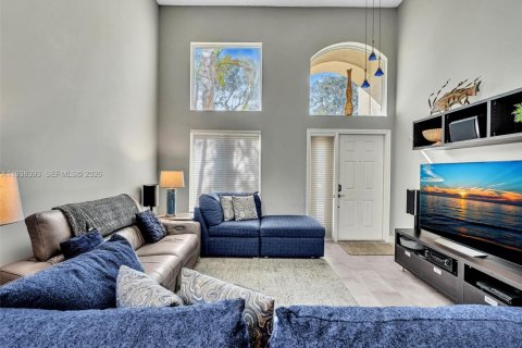 House in Margate, Florida 4 bedrooms, 196.02 sq.m. № 1996850 - photo 2