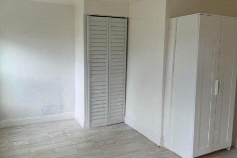 Villa ou maison à louer à St. Lucie, Floride: 3 chambres, 102.19 m2 № 2078343 - photo 10