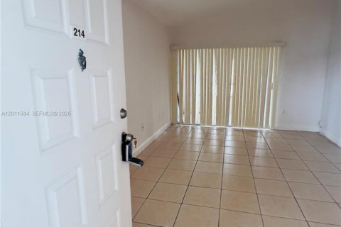 Condo in Oakland Park, Florida, 2 bedrooms  № 2075286