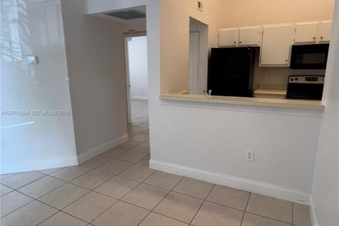 Condo in Oakland Park, Florida, 2 bedrooms № 2075286 - photo 14