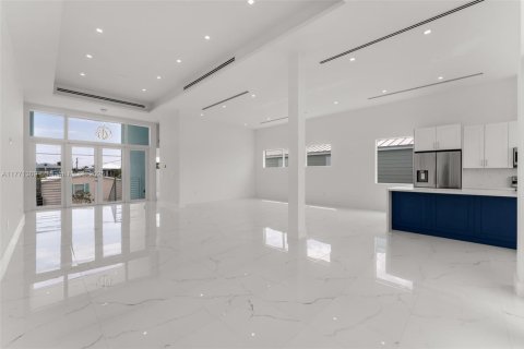 Купить виллу или дом в Ки-Ларго, Флорида 4 спальни, № 1960969 - фото 28