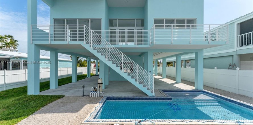 Дом в Ки-Ларго, Флорида 4 спальни № 1960969