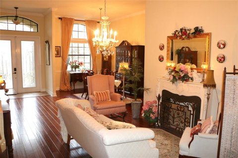 House in Sorrento, Florida 4 bedrooms, 316.7 sq.m. № 2141949 - photo 10
