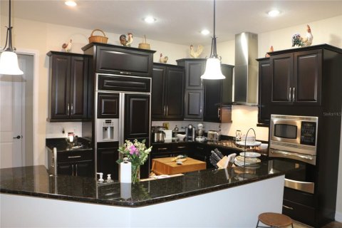 House in Sorrento, Florida 4 bedrooms, 316.7 sq.m. № 2141949 - photo 14