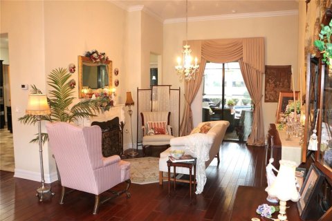 House in Sorrento, Florida 4 bedrooms, 316.7 sq.m. № 2141949 - photo 11