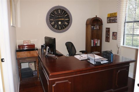 House in Sorrento, Florida 4 bedrooms, 316.7 sq.m. № 2141949 - photo 7