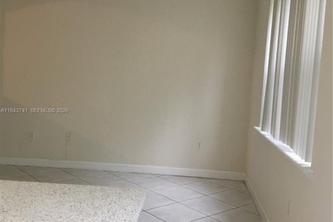 Townhouse in Doral, Florida 3 bedrooms, 206.8 sq.m. № 2000576 - photo 19