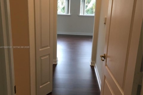 Townhouse in Doral, Florida 3 bedrooms, 206.8 sq.m. № 2000576 - photo 29