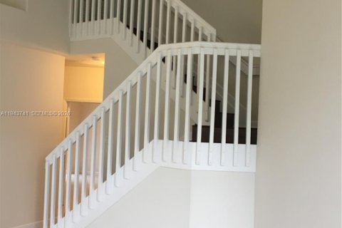 Townhouse in Doral, Florida 3 bedrooms, 206.8 sq.m. № 2000576 - photo 9