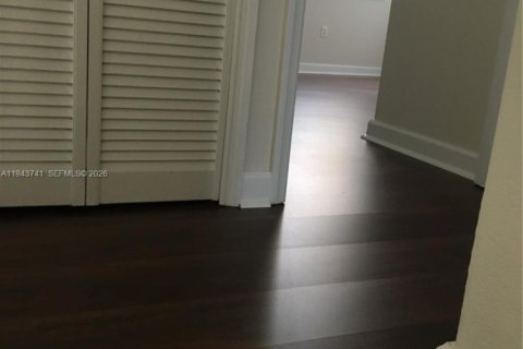 Townhouse in Doral, Florida 3 bedrooms, 206.8 sq.m. № 2000576 - photo 22