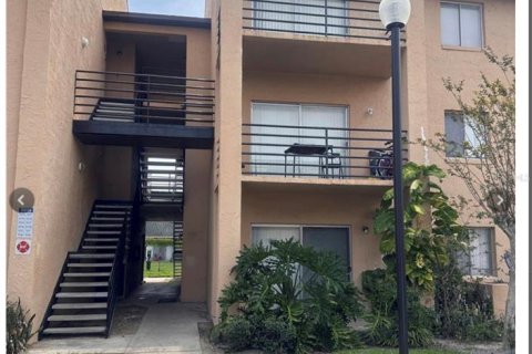 Condominio en Orlando, Florida, 2 dormitorios  № 2117938