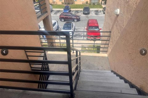 Condominio en alquiler en Orlando, Florida, 2 dormitorios, 86.77 m2 № 2117938 - foto 5