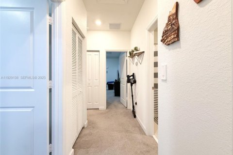 Снять в аренду таунхаус в Хомстед, Флорида 3 спальни, 137.77м2, № 1987474 - фото 20