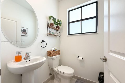 Снять в аренду таунхаус в Хомстед, Флорида 3 спальни, 137.77м2, № 1987474 - фото 7