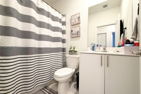 Снять в аренду таунхаус в Хомстед, Флорида 3 спальни, 137.77м2, № 1987474 - фото 17