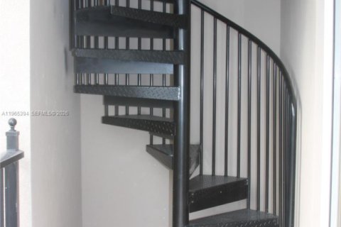 Copropriété à louer à Coral Gables, Floride: 3 chambres, 104.52 m2 № 2027010 - photo 15