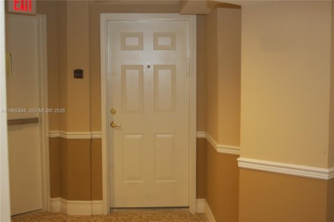 Copropriété à louer à Coral Gables, Floride: 3 chambres, 104.52 m2 № 2027010 - photo 26