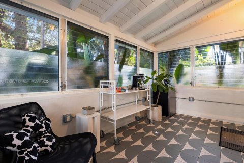 Casa en alquiler en Miami, Florida, 2 dormitorios, 96.15 m2 № 1968967 - foto 26