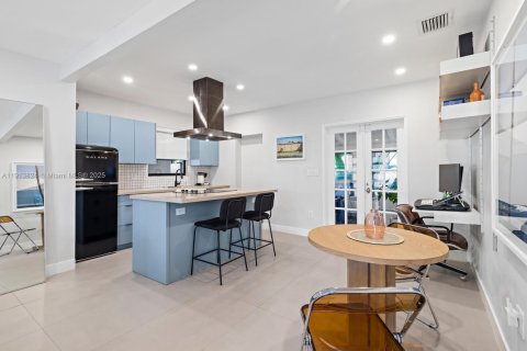 Casa en alquiler en Miami, Florida, 2 dormitorios, 96.15 m2 № 1968967 - foto 2
