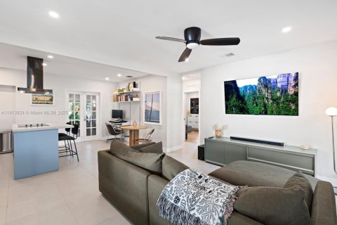 Casa en alquiler en Miami, Florida, 2 dormitorios, 96.15 m2 № 1968967 - foto 11