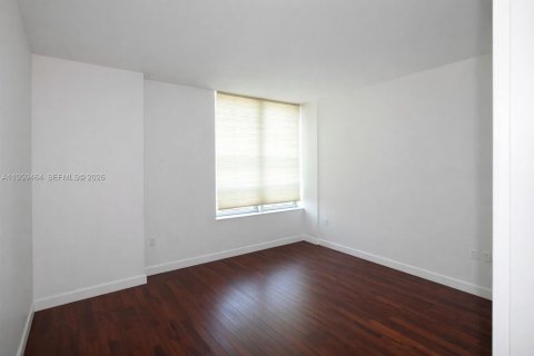 Condo in Miami, Florida, 1 bedroom  № 2017968 - photo 5
