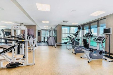 Condo in Miami, Florida, 1 bedroom  № 2017968 - photo 10