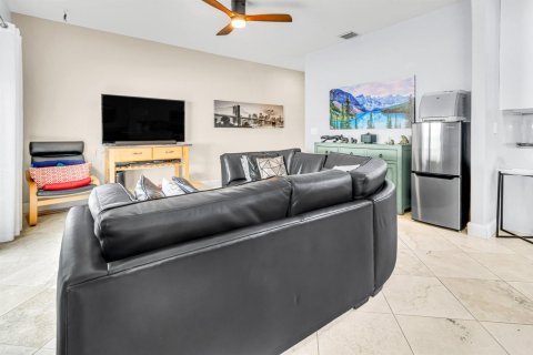 Townhouse in Lighthouse Point, Florida 3 bedrooms, 172.52 sq.m. № 2189868 - photo 6