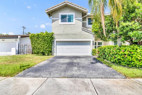 Townhouse in Lighthouse Point, Florida 3 bedrooms, 172.52 sq.m. № 2189868 - photo 29
