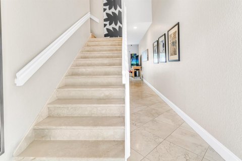 Townhouse in Lighthouse Point, Florida 3 bedrooms, 172.52 sq.m. № 2189868 - photo 3