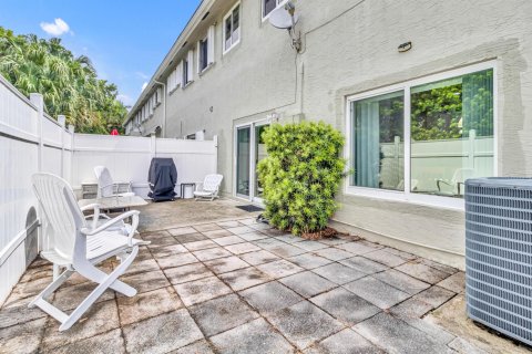 Townhouse in Lighthouse Point, Florida 3 bedrooms, 172.52 sq.m. № 2189868 - photo 28