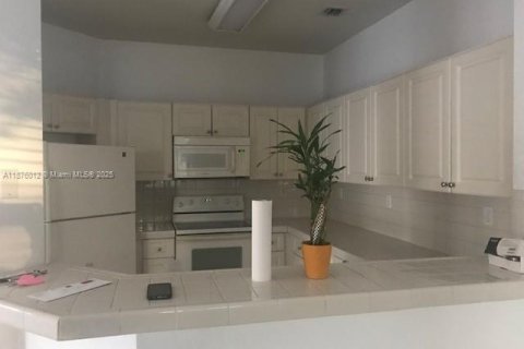 Copropriété à louer à Miami, Floride: 3 chambres, 131.92 m2 № 1926824 - photo 5