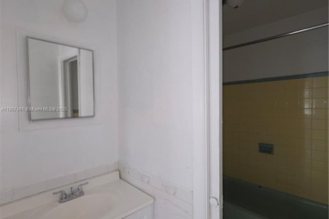 Copropriété à louer à Miami, Floride: 2 chambres, 418.06 m2 № 1881712 - photo 16