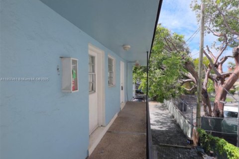 Copropriété à louer à Miami, Floride: 2 chambres, 418.06 m2 № 1881712 - photo 2