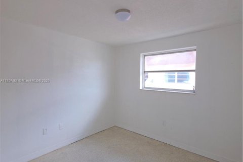 Copropriété à louer à Miami, Floride: 2 chambres, 418.06 m2 № 1881712 - photo 14