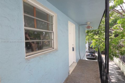 Copropriété à louer à Miami, Floride: 2 chambres, 418.06 m2 № 1881712 - photo 3