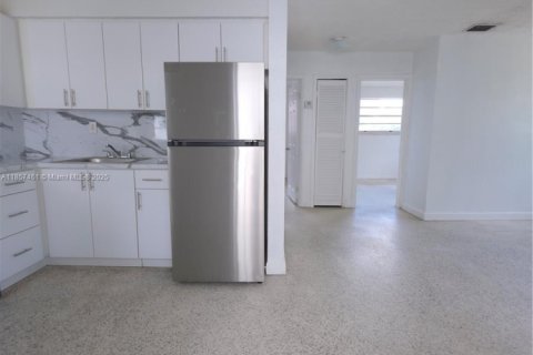 Copropriété à louer à Miami, Floride: 2 chambres, 418.06 m2 № 1881712 - photo 4