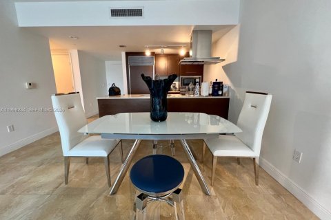 Condo in Miami, Florida, 1 bedroom  № 2063499 - photo 9