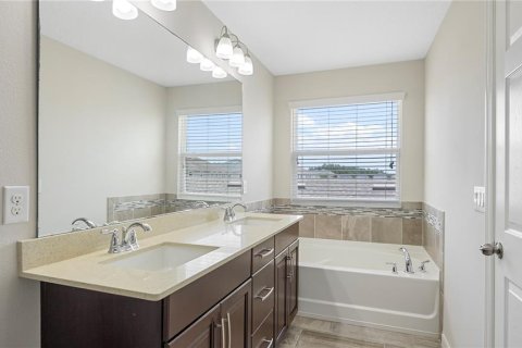 Townhouse in Orlando, Florida 3 bedrooms, 143.44 sq.m. № 2283725 - photo 25