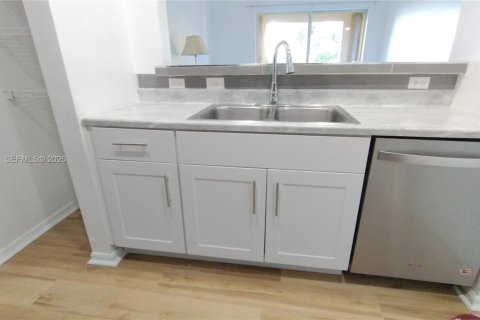 Copropriété à louer à Miramar, Floride: 2 chambres, 78.97 m2 № 1995381 - photo 8