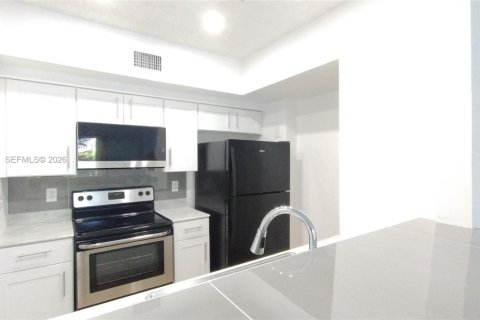 Copropriété à louer à Miramar, Floride: 2 chambres, 78.97 m2 № 1995381 - photo 9