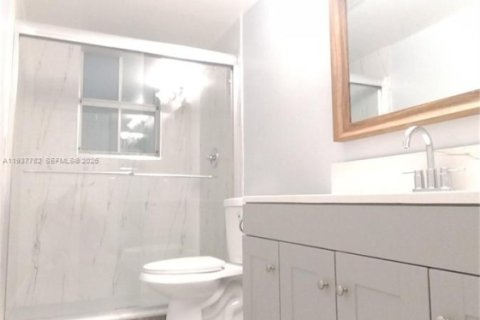 Copropriété à louer à Miramar, Floride: 2 chambres, 78.97 m2 № 1995381 - photo 3