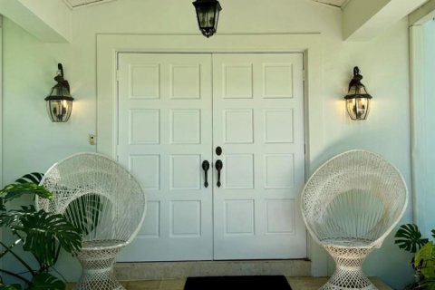 House in Palm Beach, Florida 4 bedrooms, 287.07 sq.m. № 2158545 - photo 2