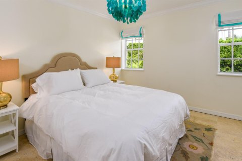 House in Palm Beach, Florida 4 bedrooms, 287.07 sq.m. № 2158545 - photo 9