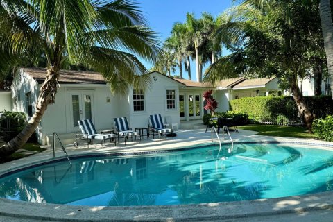 House in Palm Beach, Florida 4 bedrooms, 287.07 sq.m. № 2158545 - photo 14