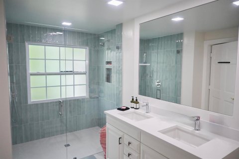 House in Palm Beach, Florida 4 bedrooms, 287.07 sq.m. № 2158545 - photo 8