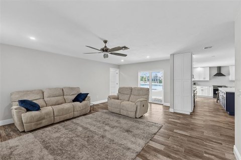 Casa en venta en Punta Gorda, Florida, 3 dormitorios, 181.25 m2 № 2203744 - foto 19