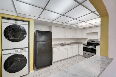 Copropriété à louer à Hollywood, Floride: 1 chambre, 78.22 m2 № 1857550 - photo 10