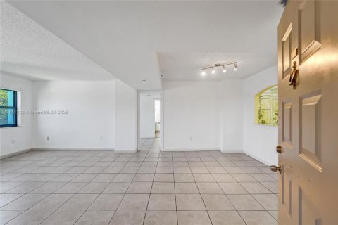 Copropriété à louer à Hollywood, Floride: 1 chambre, 78.22 m2 № 1857550 - photo 4