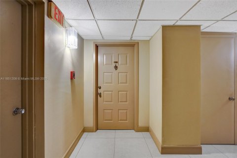 Copropriété à louer à Hollywood, Floride: 1 chambre, 78.22 m2 № 1857550 - photo 20